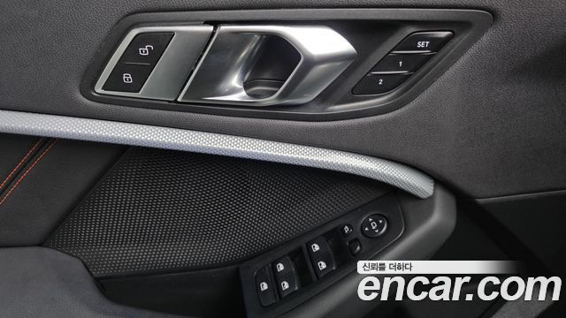 BMW 1-Series 2021 — photo 19