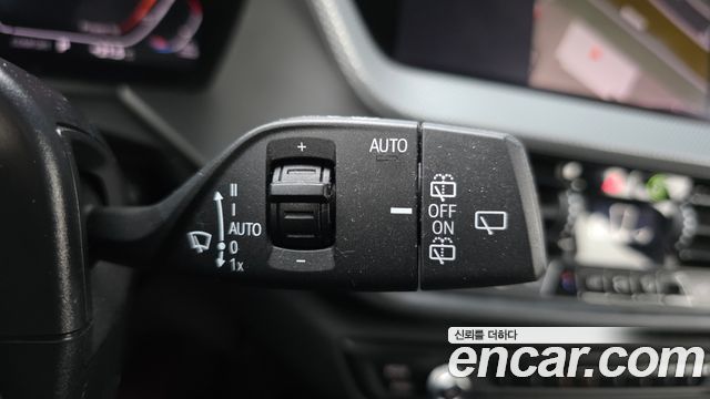 BMW 1-Series 2021 — photo 21