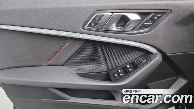 BMW 1-Series 2021 — photo 14