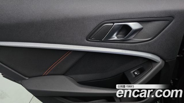 BMW 1-Series 2021 — photo 15