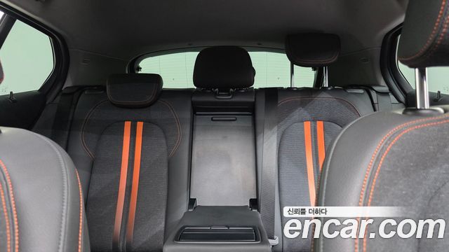 BMW 1-Series 2021 — photo 27
