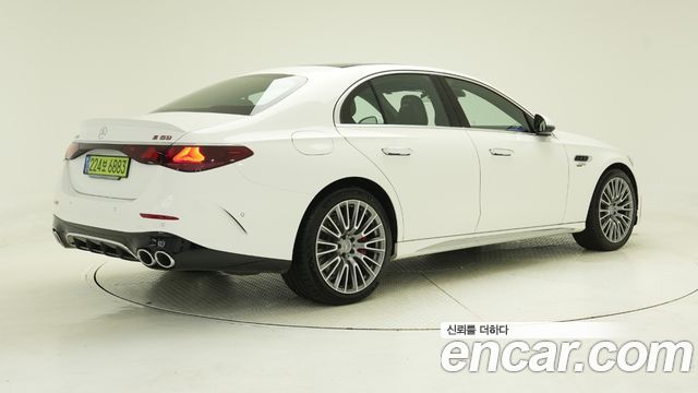 Mercedes-Benz E-Class 2025 — photo 2