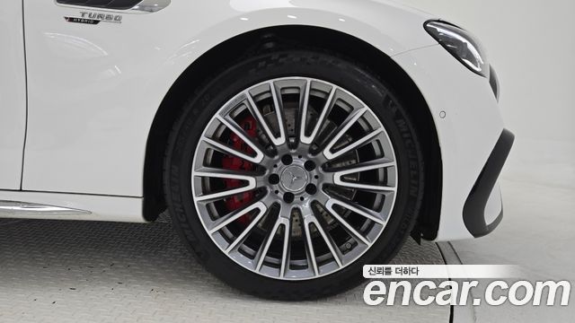 Mercedes-Benz E-Class 2025 — photo 5