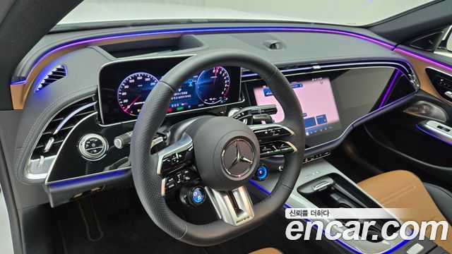 Mercedes-Benz E-Class 2025 — photo 13