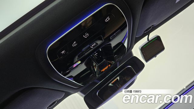 Mercedes-Benz E-Class 2025 — photo 17
