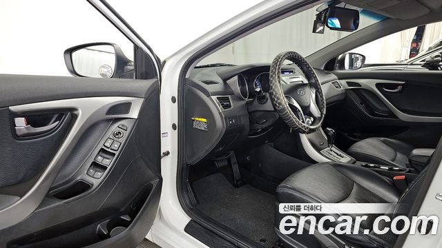 Hyundai AVANTE 2011 — photo 10
