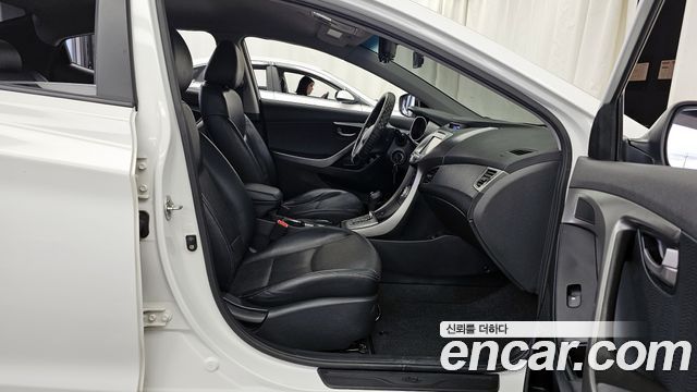 Hyundai AVANTE 2011 — photo 11