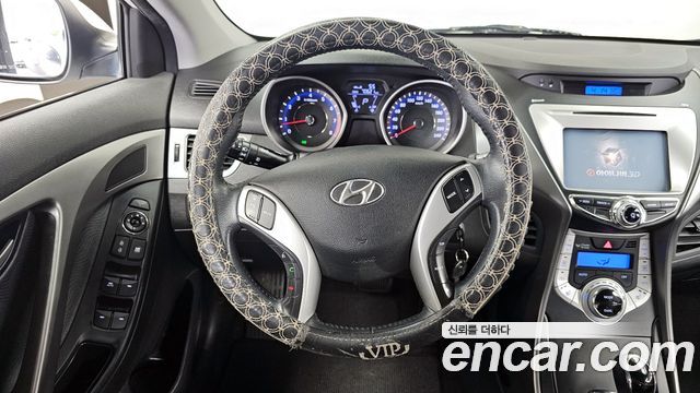 Hyundai AVANTE 2011 — photo 13