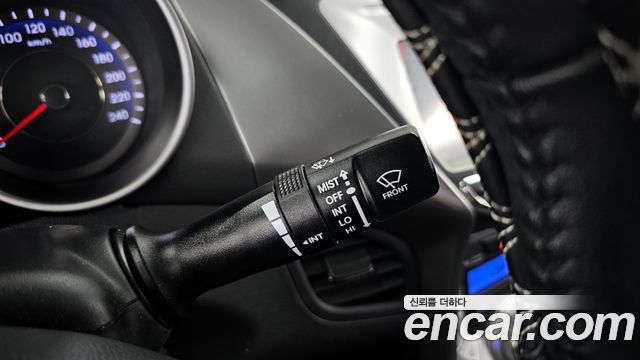 Hyundai AVANTE 2011 — photo 18