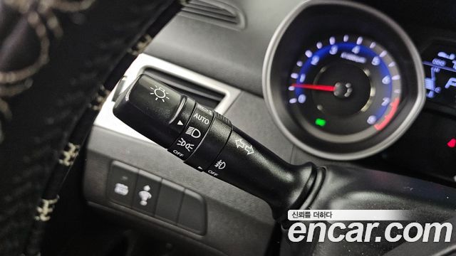 Hyundai AVANTE 2011 — photo 19