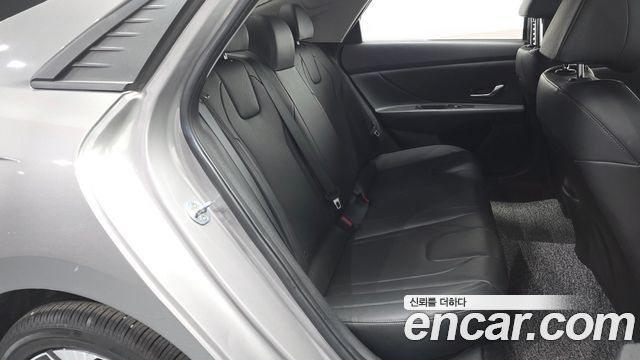 Hyundai AVANTE 2021 — photo 11