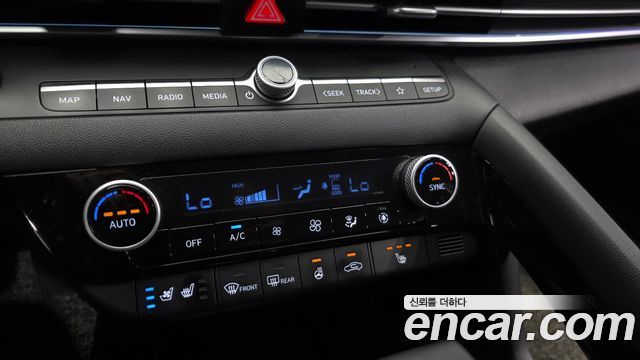 Hyundai AVANTE 2021 — photo 16