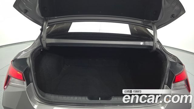 Hyundai AVANTE 2021 — photo 20