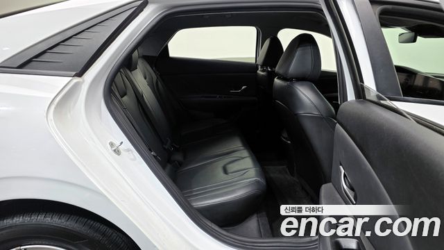 Hyundai AVANTE 2021 — photo 12