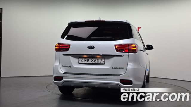 Kia Canival 2019 — photo 4