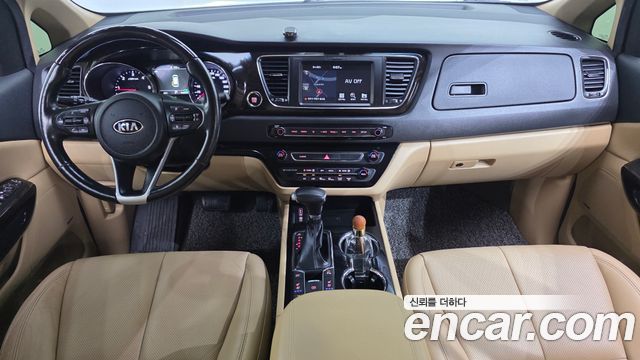 Kia Canival 2019 — photo 10