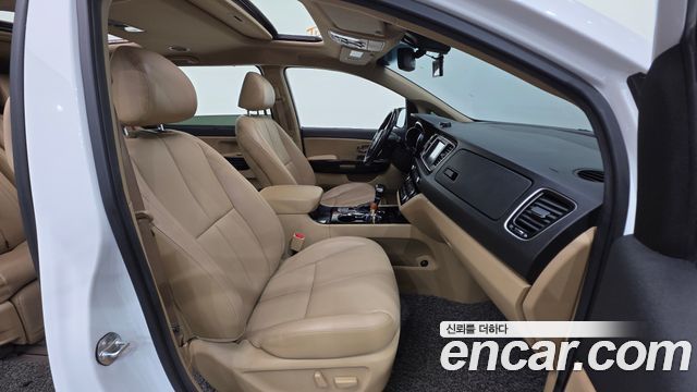 Kia Canival 2019 — photo 13