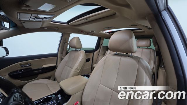 Kia Canival 2019 — photo 17