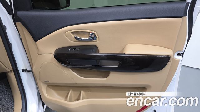 Kia Canival 2019 — photo 15