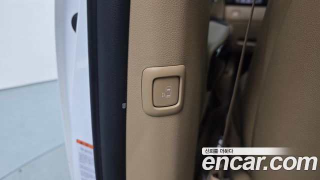 Kia Canival 2019 — photo 28