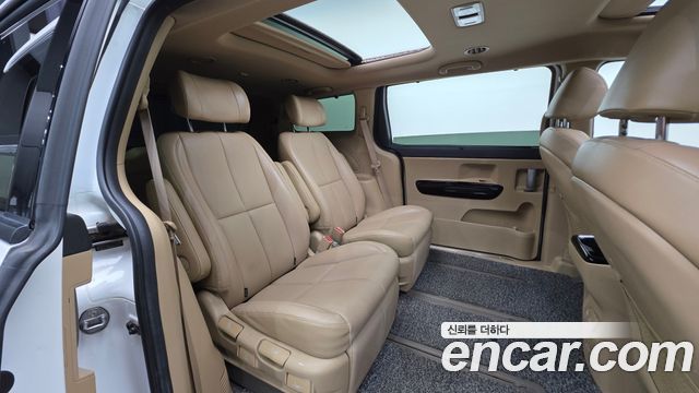 Kia Canival 2019 — photo 30