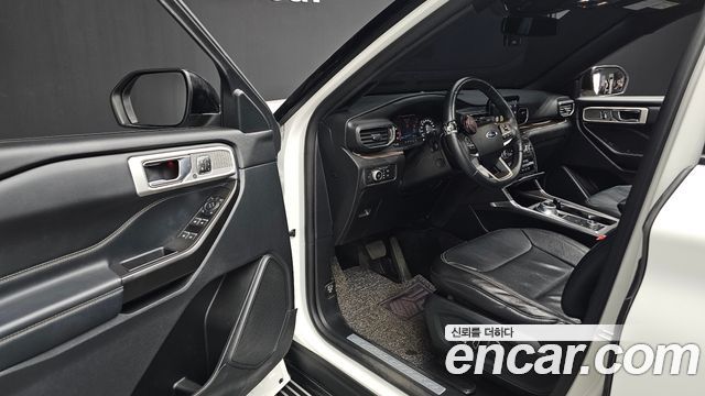 Ford Explorer 2020 — photo 17