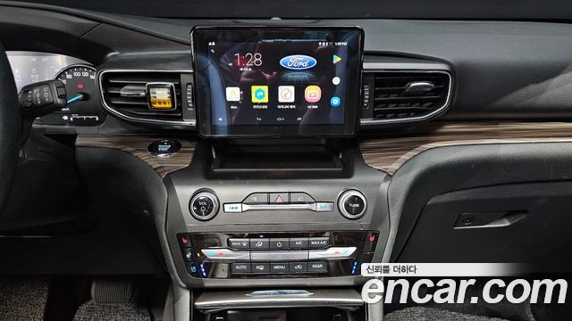 Ford Explorer 2020 — photo 20