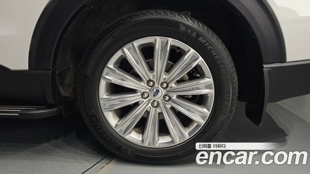 Ford Explorer 2020 — photo 7