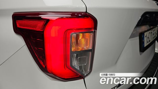 Ford Explorer 2020 — photo 9