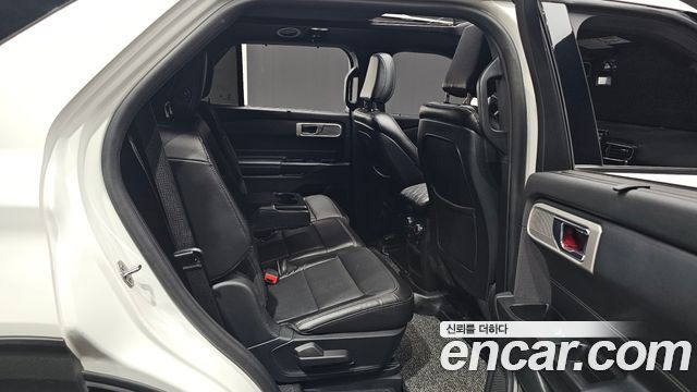 Ford Explorer 2020 — photo 16