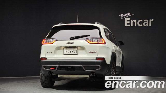 Jeep Cherokee 2019 — photo 4