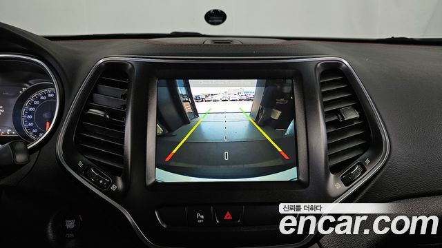 Jeep Cherokee 2019 — photo 15