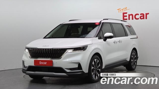 Kia Canival 2023 — photo 1
