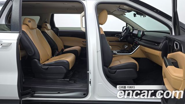 Kia Canival 2023 — photo 17