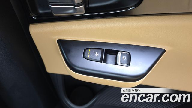 Kia Canival 2023 — photo 25