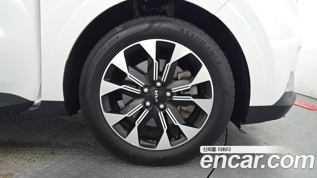 Kia Canival 2023 — photo 7