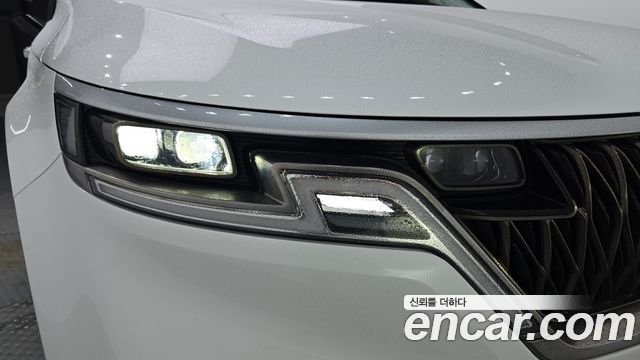 Kia Canival 2023 — photo 8