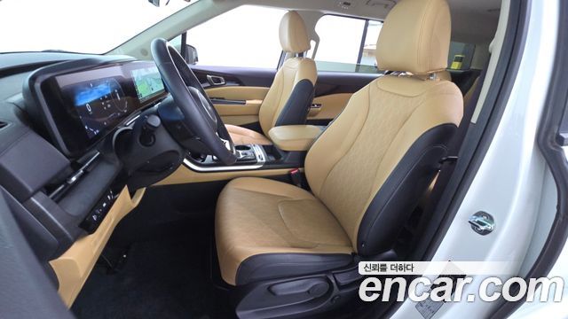Kia Canival 2023 — photo 16