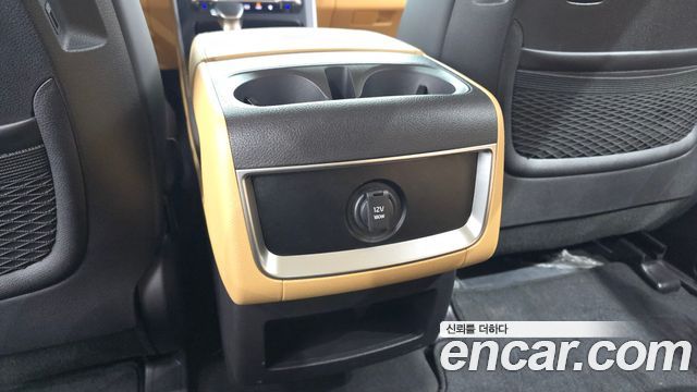 Kia Canival 2023 — photo 28