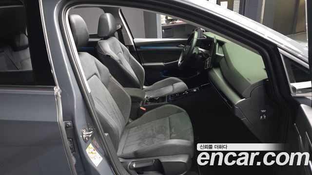 Volkswagen Golf 2025 — photo 11