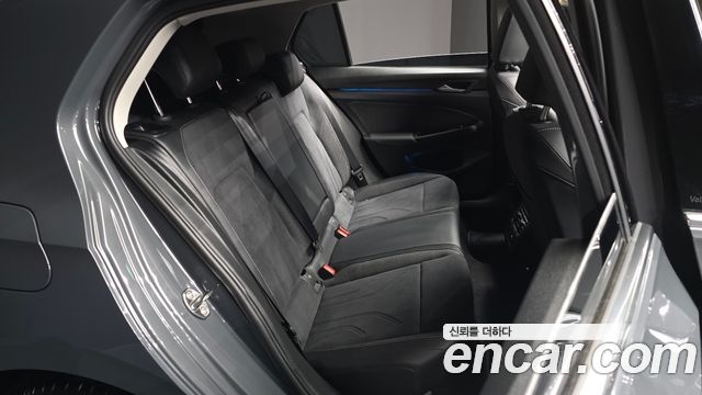 Volkswagen Golf 2025 — photo 12