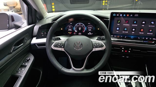 Volkswagen Golf 2025 — photo 13