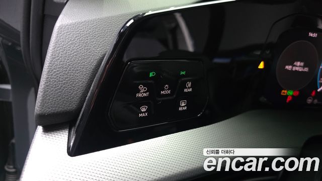 Volkswagen Golf 2025 — photo 18
