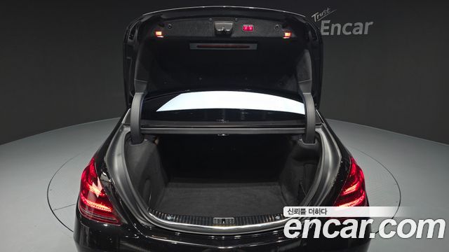 Mercedes-Benz S-Class 2020 — photo 26