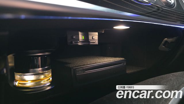 Mercedes-Benz S-Class 2020 — photo 32