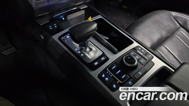 Genesis G80 2017 — photo 12
