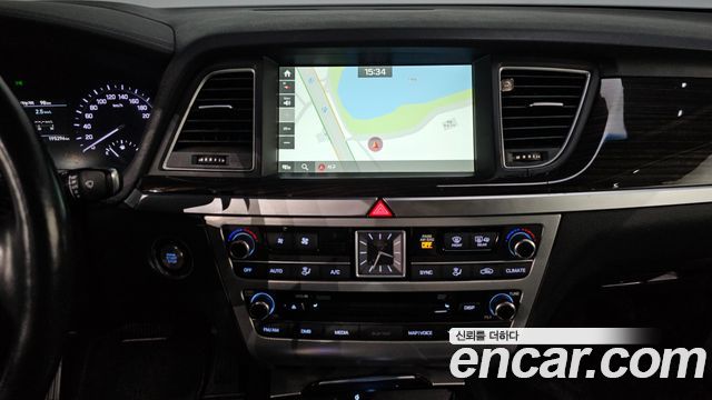 Genesis G80 2017 — photo 20