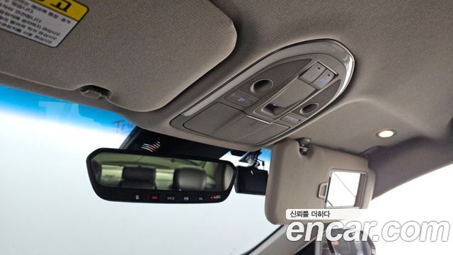 Genesis G80 2017 — photo 24