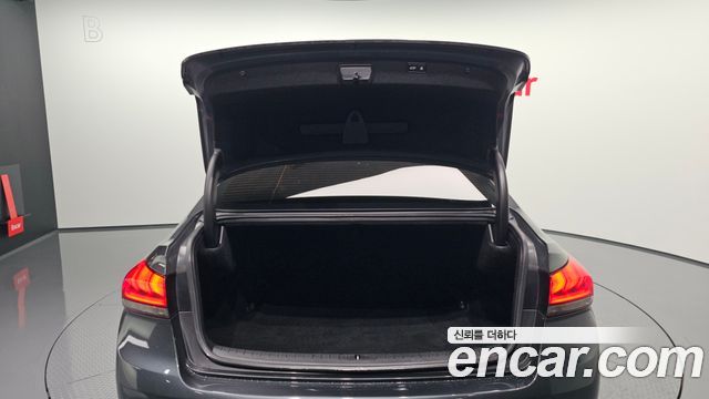 Genesis G80 2017 — photo 26