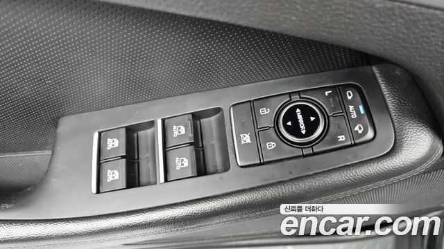 Genesis G80 2017 — photo 27